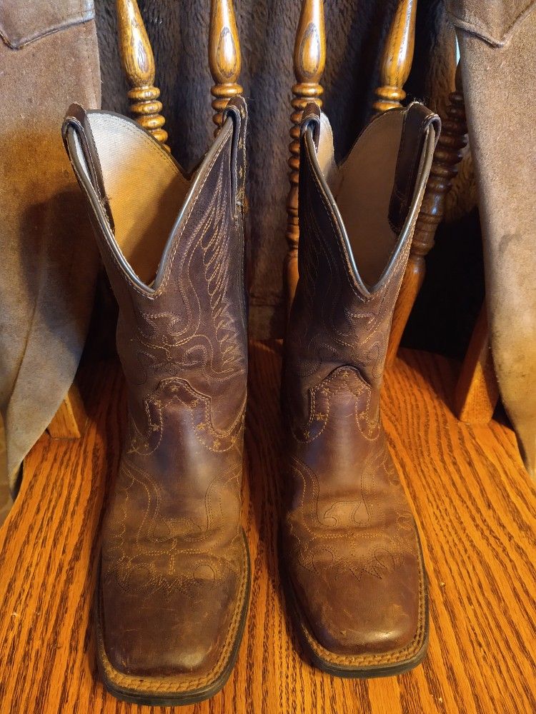Ariat  Cowboy Boots  
