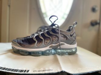 Nike Vapormax size 9.5mens