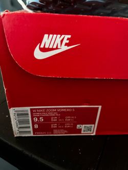 Nike white Nike  zoom vomero 5