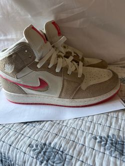 Air Jordan 1 Mid Sneakers