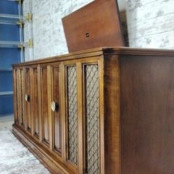 Stunning Mid Century Rosewood Record Player Victrola New Vista, Fully Working, Sound Amazing