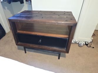Nash side table