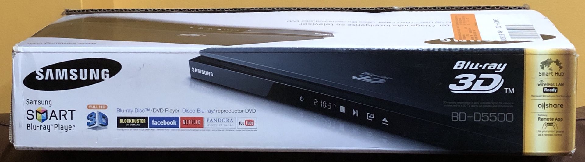 Samsong 3 D Blu- Ray Disc/DVD Player with two 3 D glasses