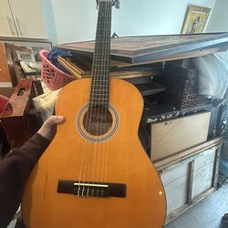 Valencia VC103 classical guitar Excellent 