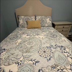 Full size bed with memory foam mattress