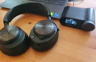 Steel series arctis nova pro wireless gaming headphones