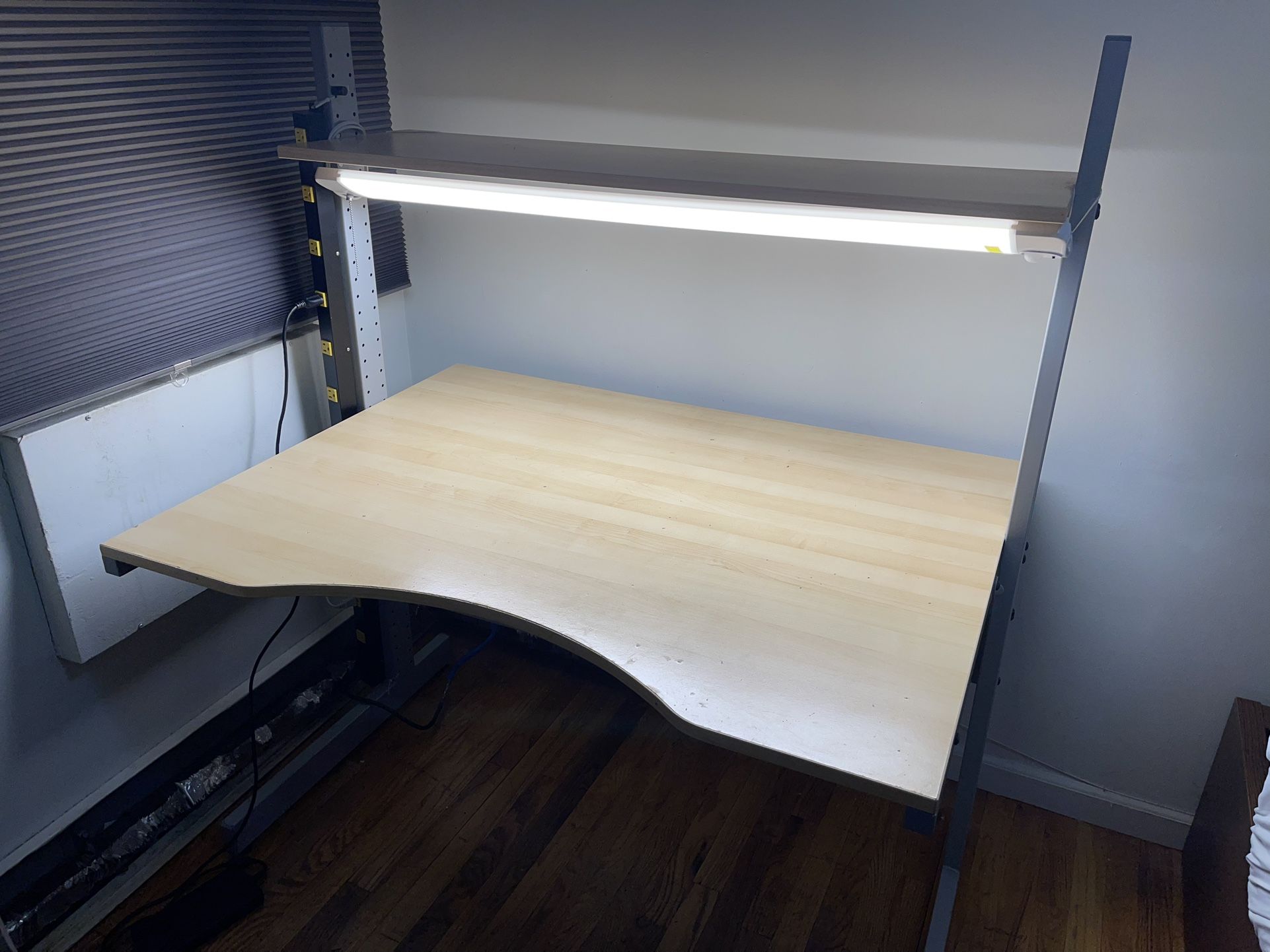 50 in IKEA Jerker Standing Desk/Gaming Desk for Sale in Queens, NY OfferUp