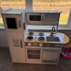 Kids Play Kitchen