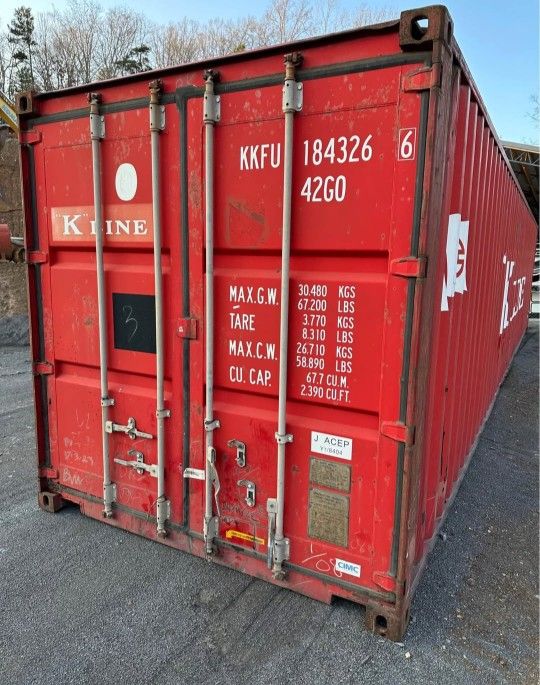 20' & 40' SHIPPING CONTAINERS
