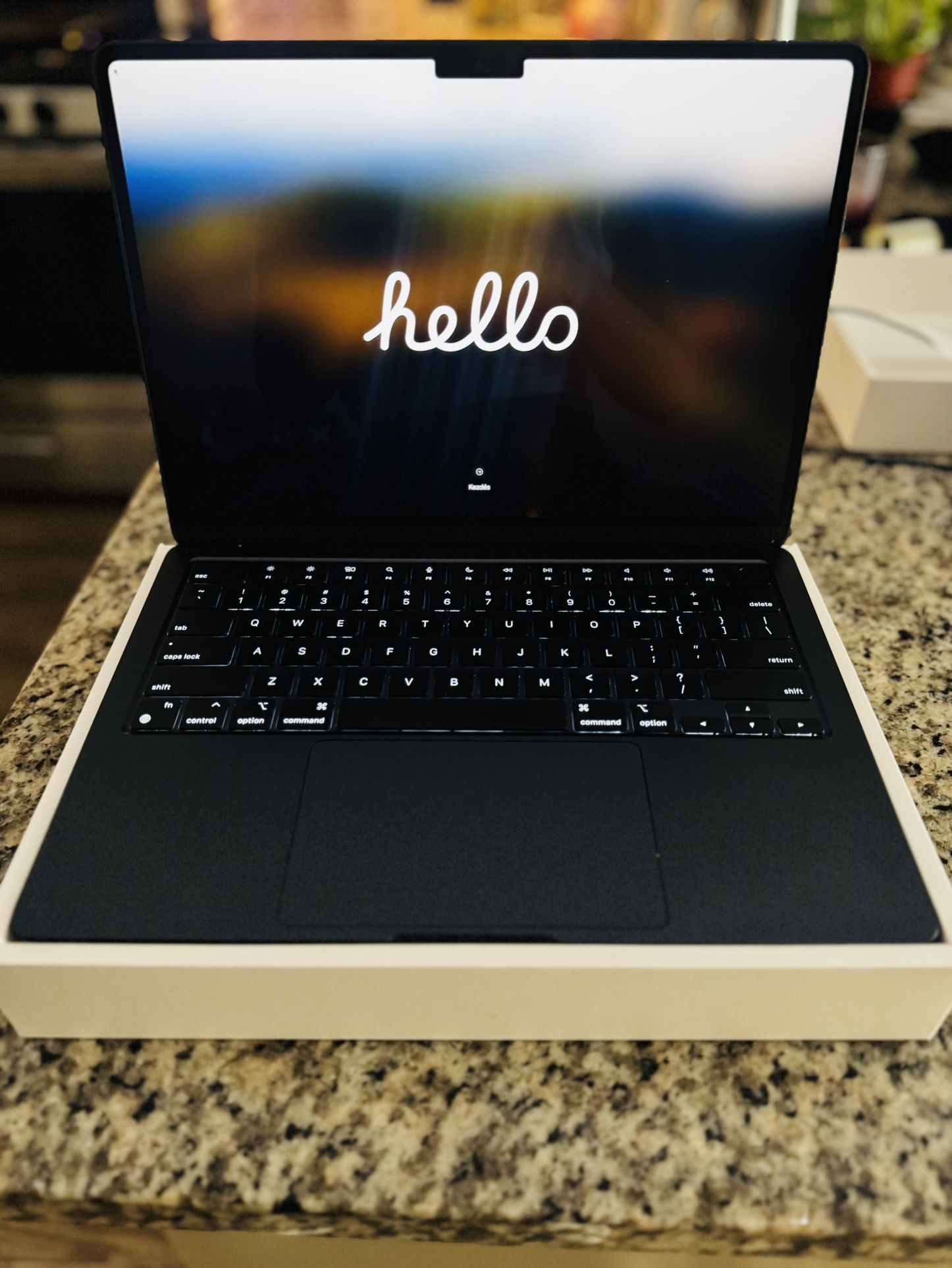 AppleMacBook Air 13-inch 2024 M2 / 16GB RAM / 256GB SSD / 8-Core GPU / midnight