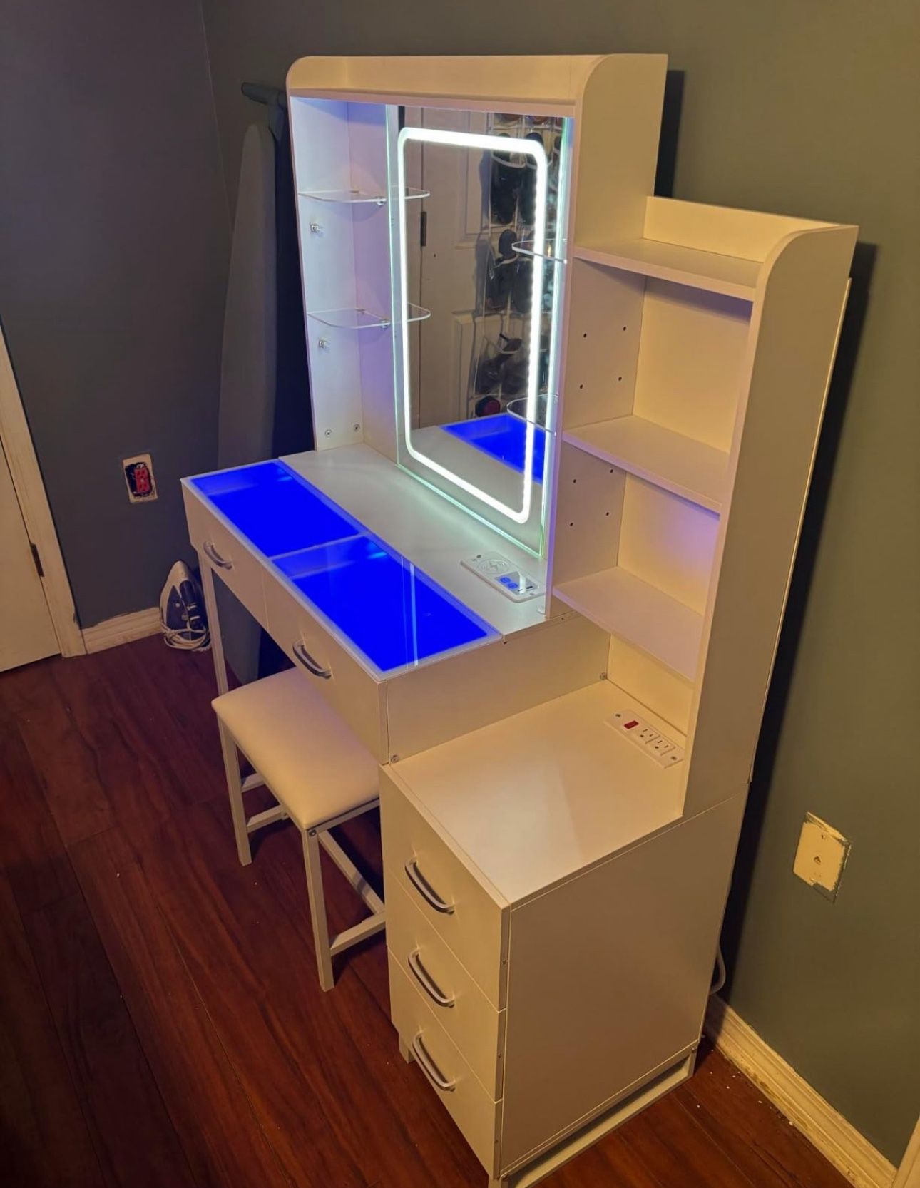 White Vanity Mirror With Lights