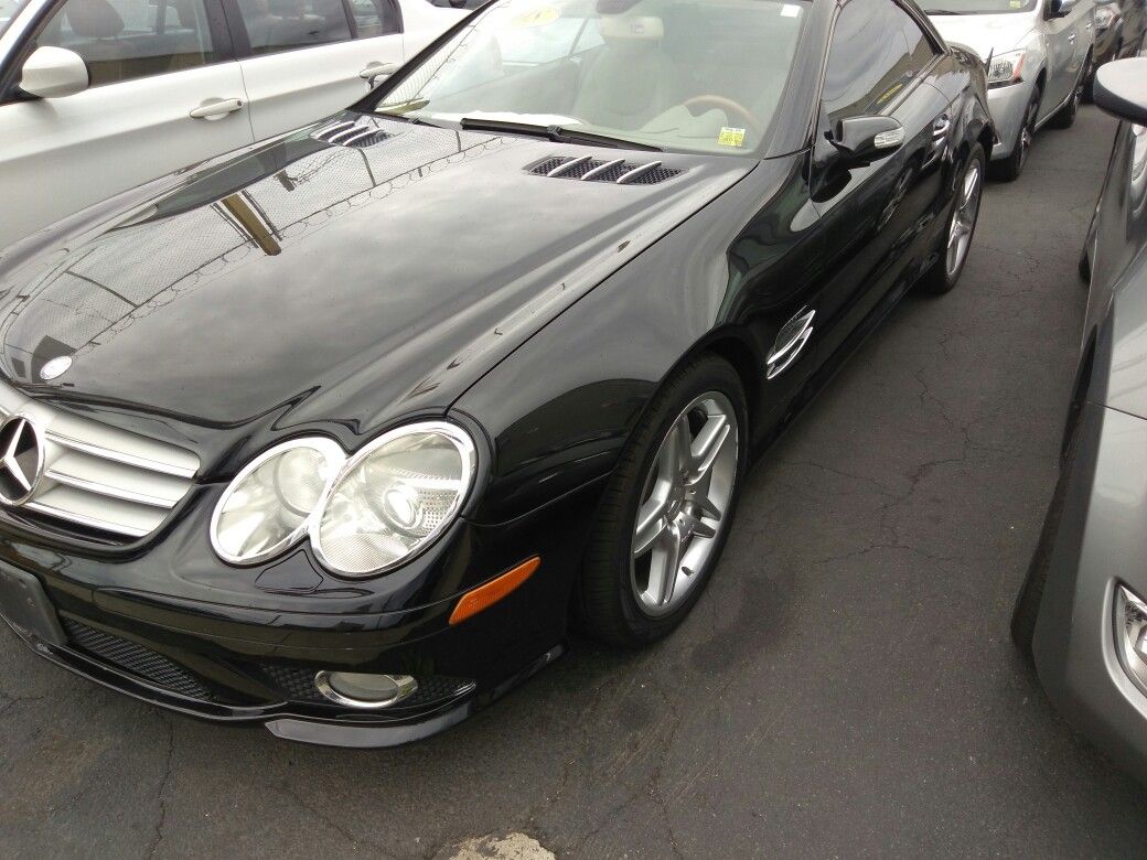 2008 SL 5 convertible Prestige Black Beauty.. Drop the top and have some fun.. Summer is here ,treat yourself,are a loved one!! Fully loaded!!
