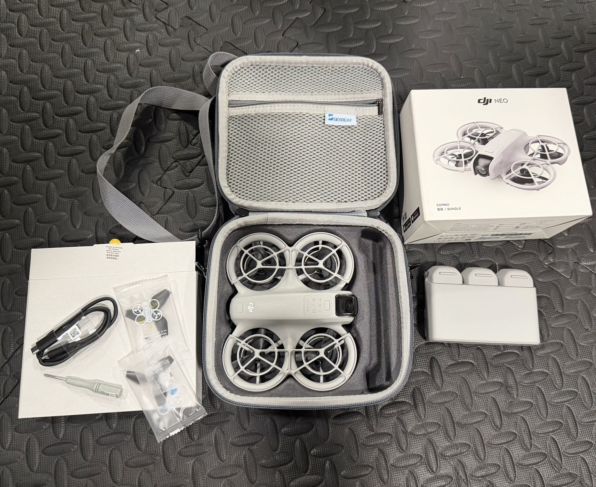 DJI Neo Fly More Combo