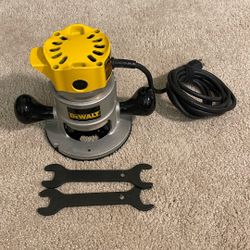DeWalt DW610 Heavy Duty Router - Excellent