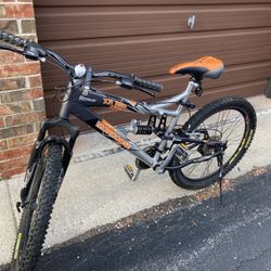 Mens MonGoose Mountain Bike, 21 Speed