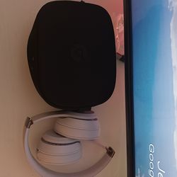 Brand new beat headphones