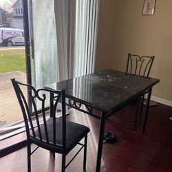 Table snd chairs $25