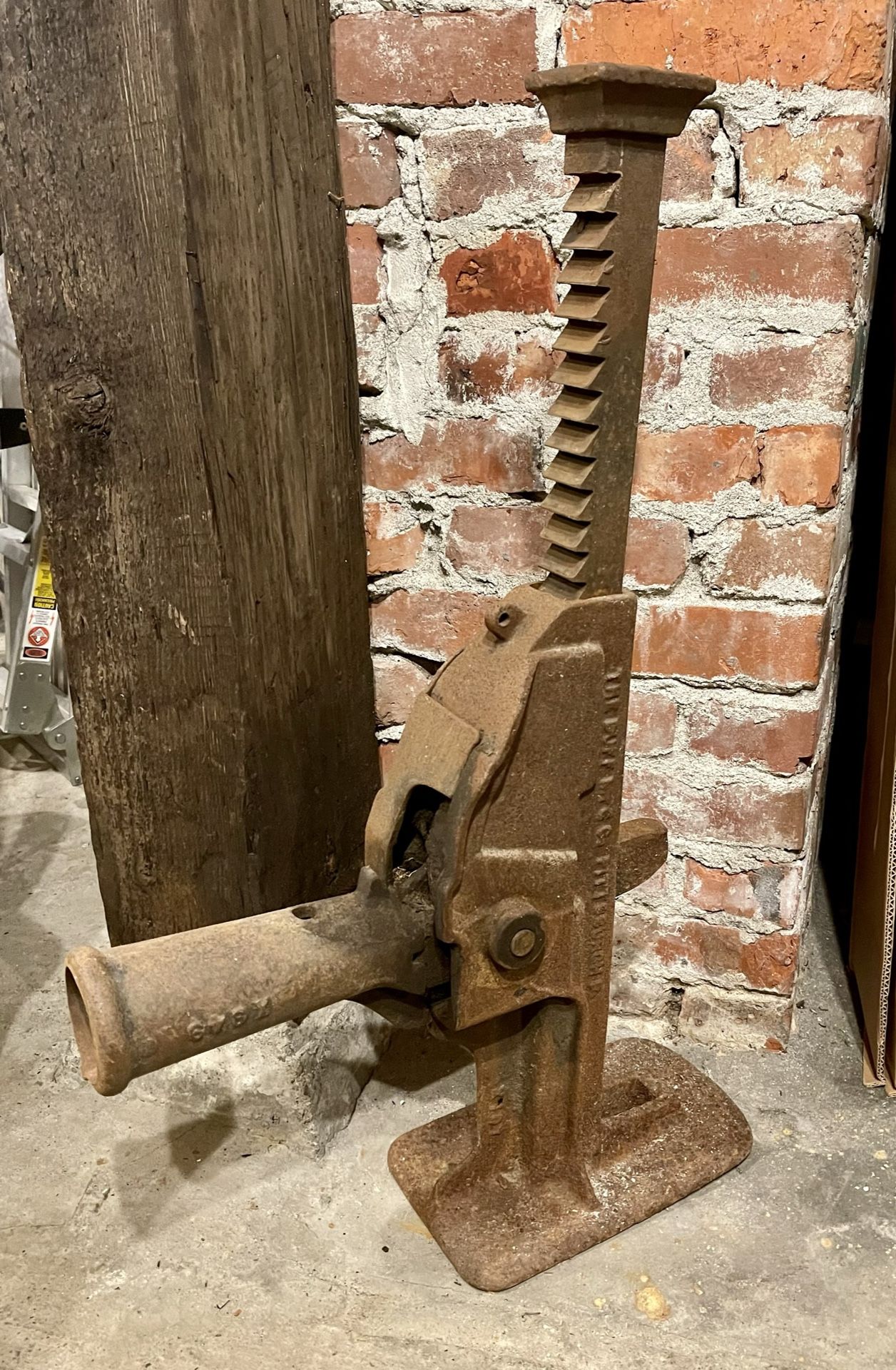 Barrett / Duff Railroad Jack for Sale in Seattle, WA OfferUp