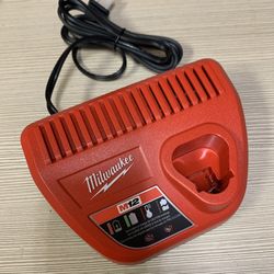 Milwaukee New Charger m12