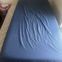 Twin mattress Tuft & Needle