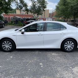 2018 Toyota Camry Hybrid LE
