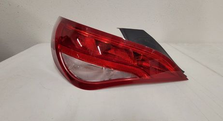 2014 2016 2018 2019 MERCEDES BENZ CLA250 LEFT SIDE TAIL LIGHT OEM