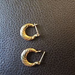 14k Solid Gold Vintage Earrings 