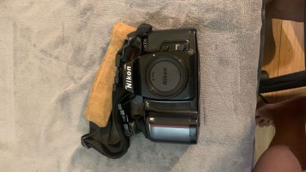 Nikon AF N6006 - Body Only W/ Cap (Broken Latch)