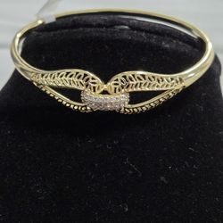 Knot  style bangle bracelet