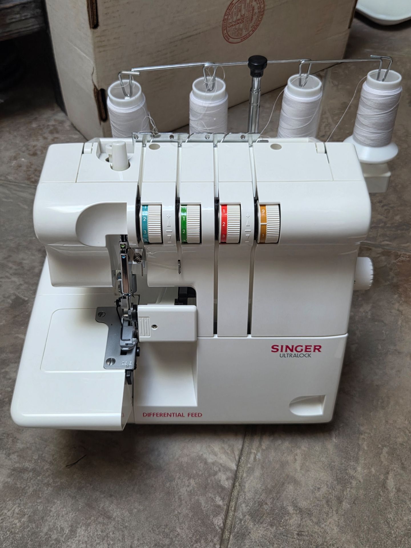 Overlock Singer 14U444B/454B