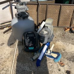 Intex Pool Filter & Aiper Pool Vacuum with Skimmer 