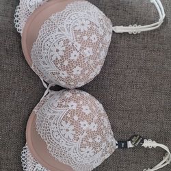 Victoria Secret Bombshell Bra 34D