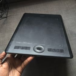 🎨 Wacom Intuos Pro Medium (PTH-660) – Tablet Only – $220