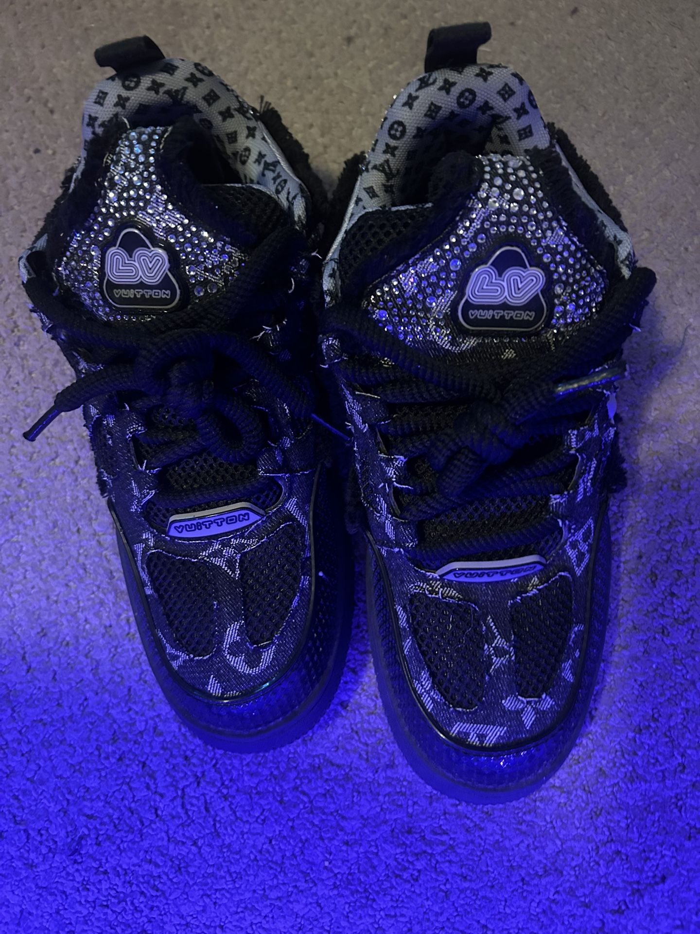 Louis Vuitton skate rhinestone