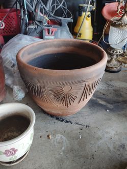 2 Large flower pots 30 for both