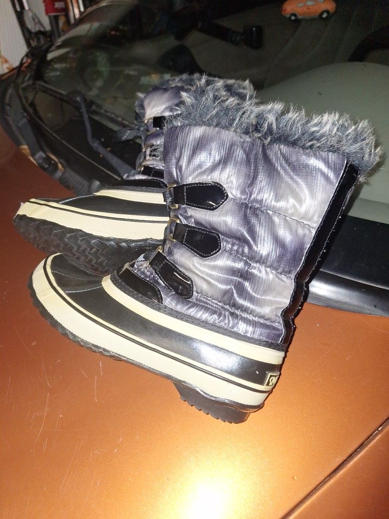 Newsporto Smow Boots Size 6