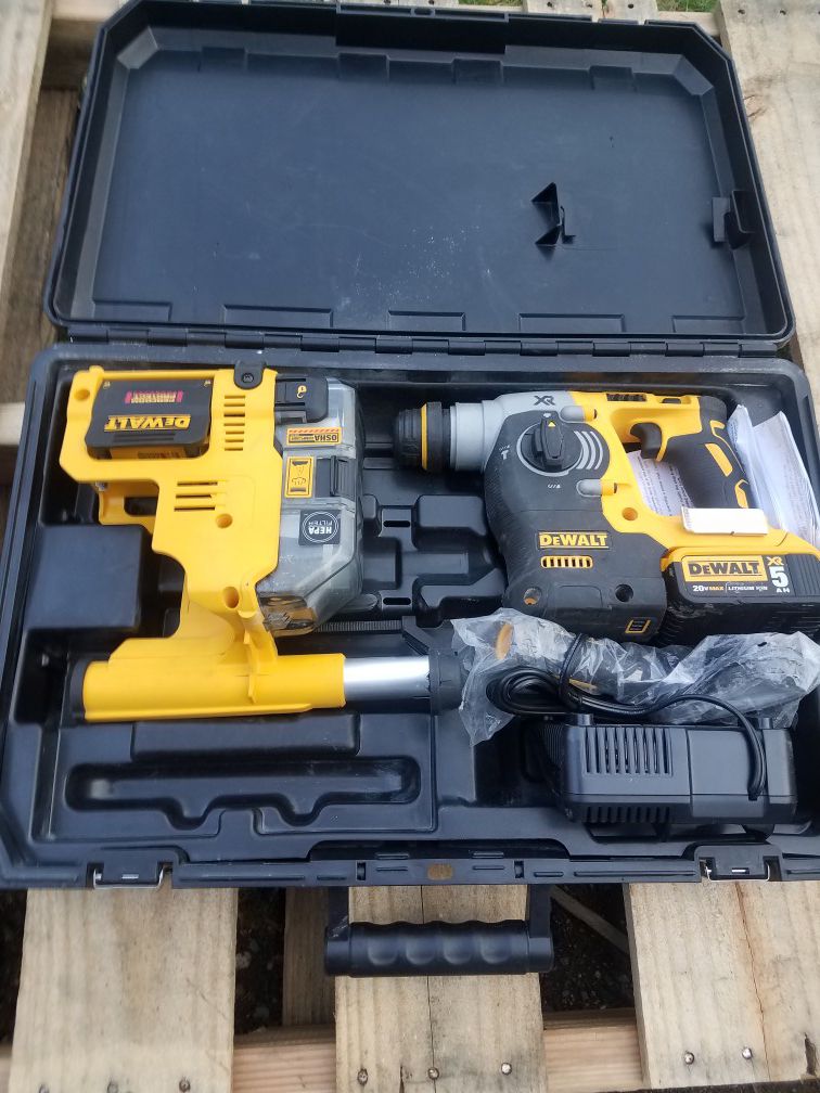 DEWALT DCH273P2DH 20V MAX XR Brushless 1" L-Shape SDS Plus Rotary Hammer Kit with Dust Extractor
