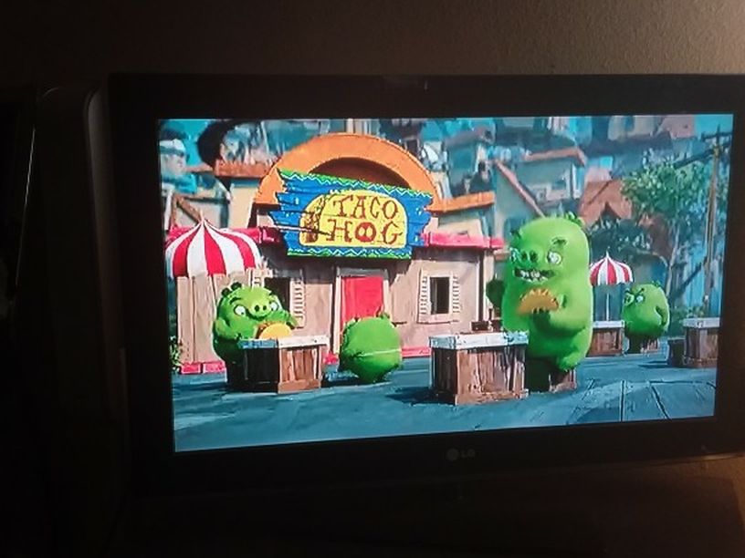 LG Chromecast 32" Plasma LCD TV