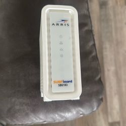 Modem Arris SB6183