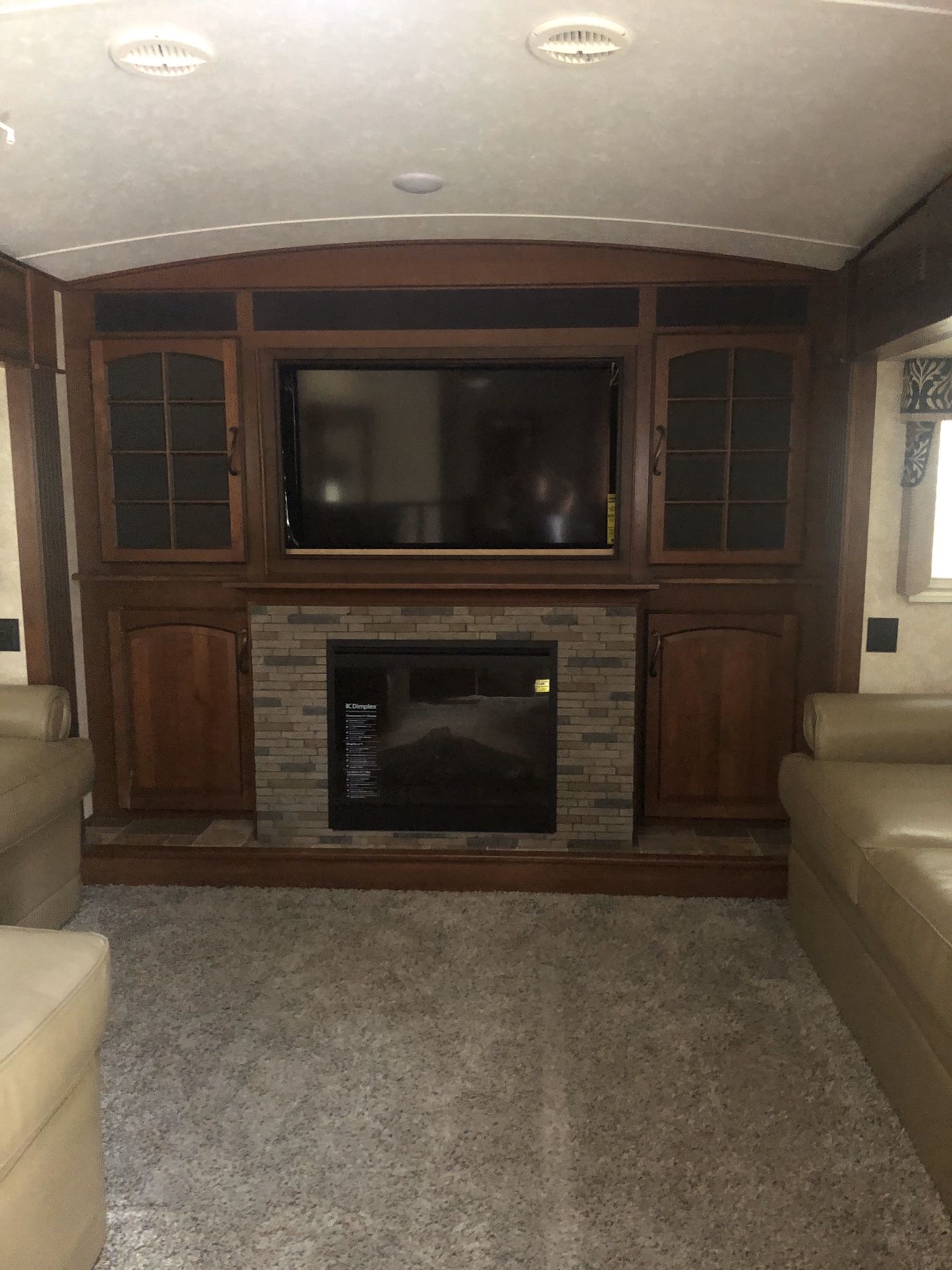 Luxury 2013 Montana 5th Wheel Camper 38.5 ft long