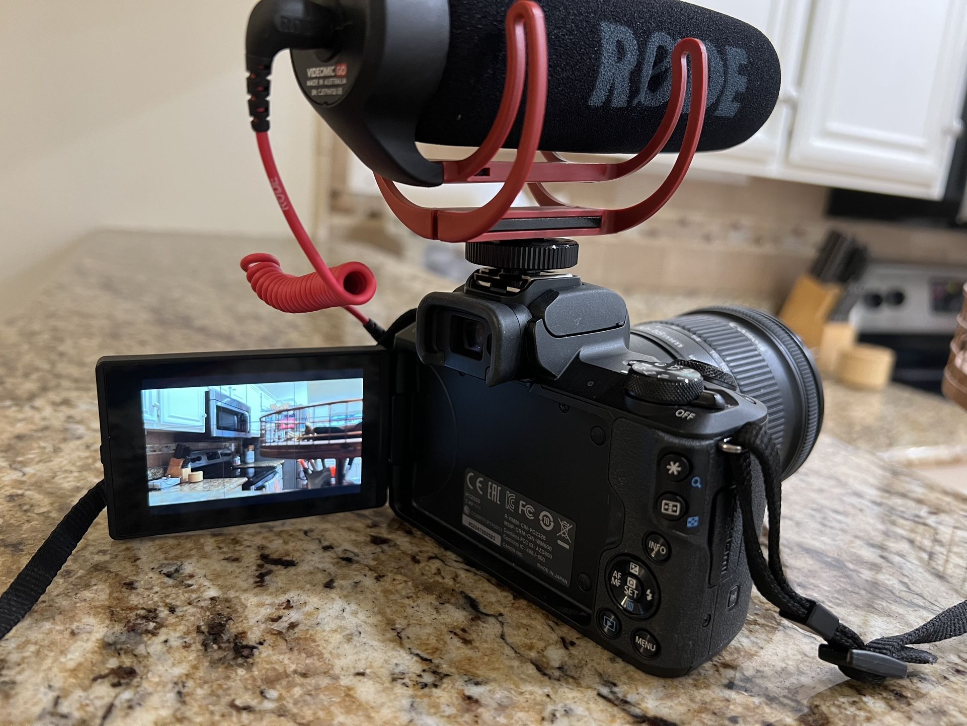 Canon EOS M50 Camera (body) + 3 Lenses + Rode Mic + Jobe Tripod + Battery & Charger + Remote + Camera Bag 