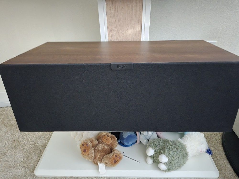 KEF Q6 Meta Center channel speaker (Walnut)