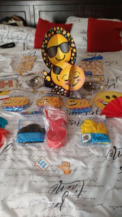 Emojis Party Decorations