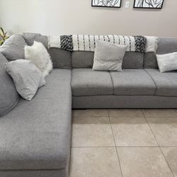 113in Living Spaces Gray Sectional Couch