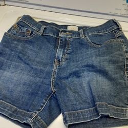Womens Levis Shorts Size 6