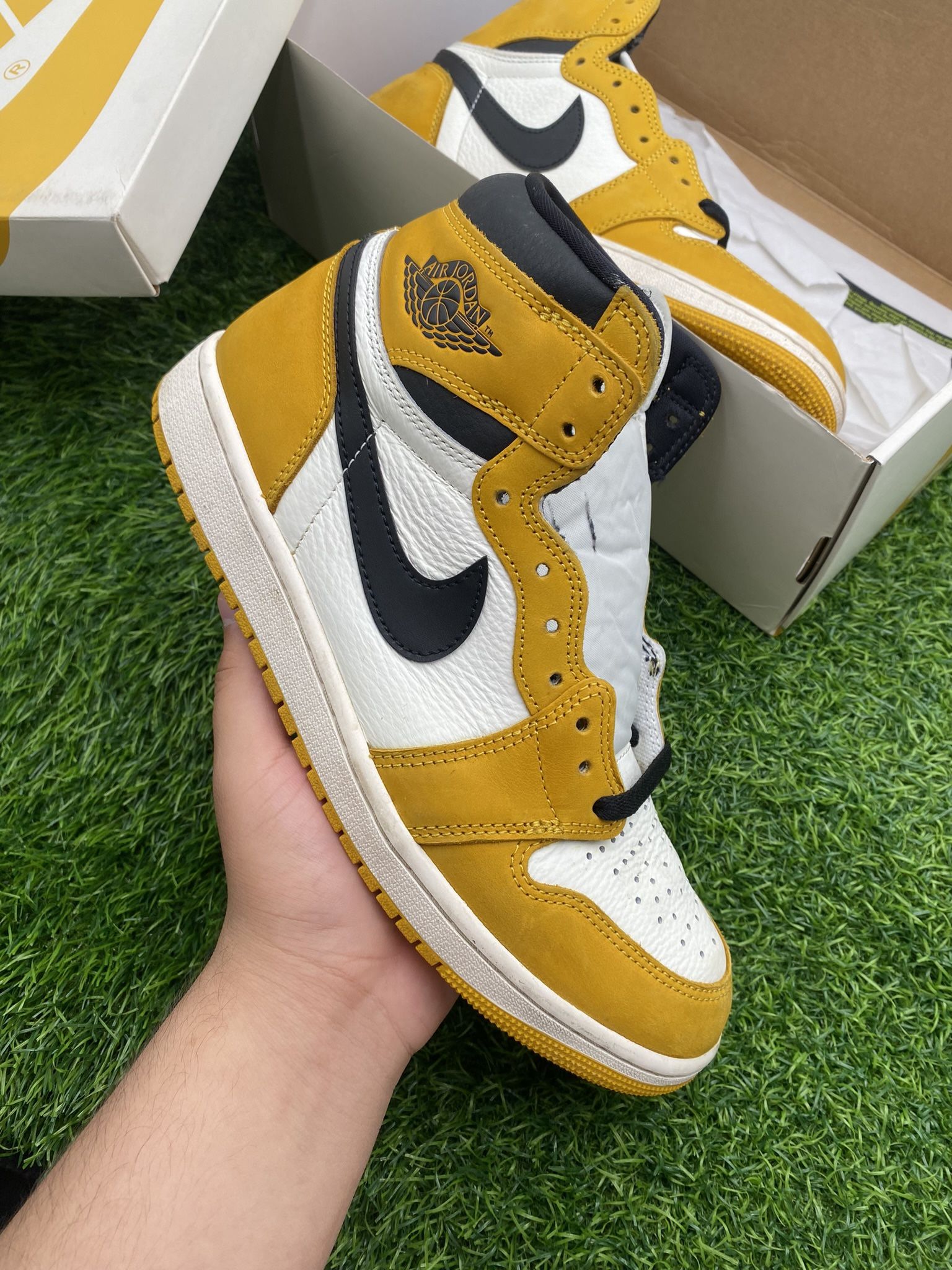 Jordan 1 “Yellow Ochre” Size 9M