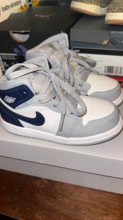 Toddler Nikes 8C