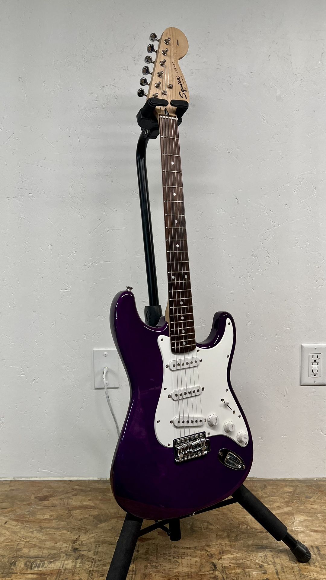 00 Squier Affinity Stratocaster Guitar in Galactic Purple for Sale