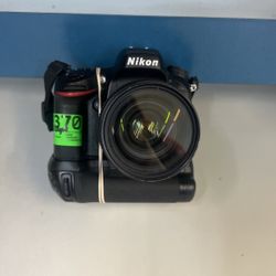 Nikon Camera Model D600 (With Battery No Charger)