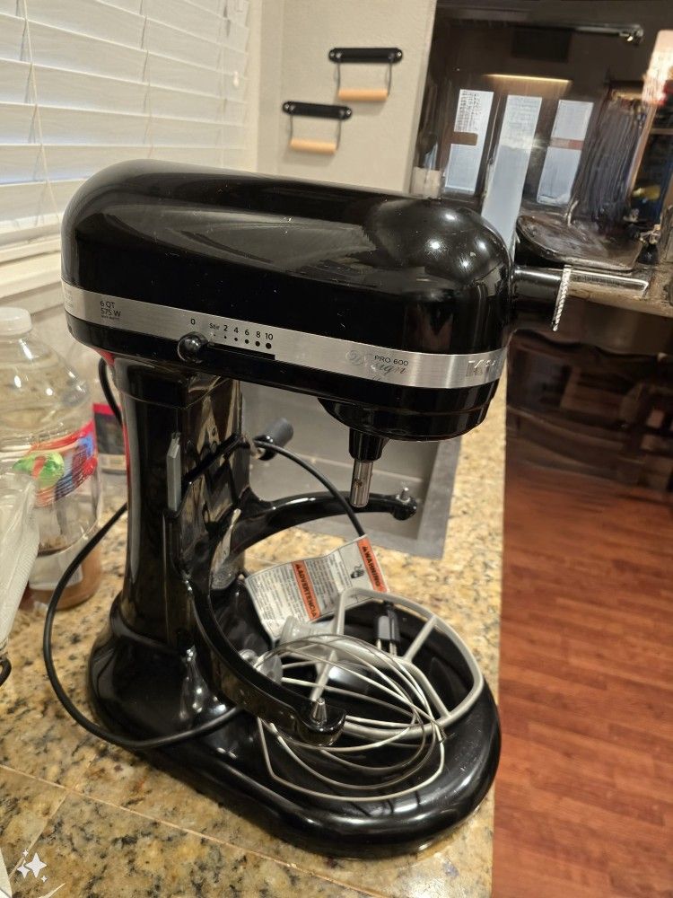 KitchenAid KF26M2COB Onyx Black 6-Quart Bowl-Lift Pro 600 Design Series Stand Mixer